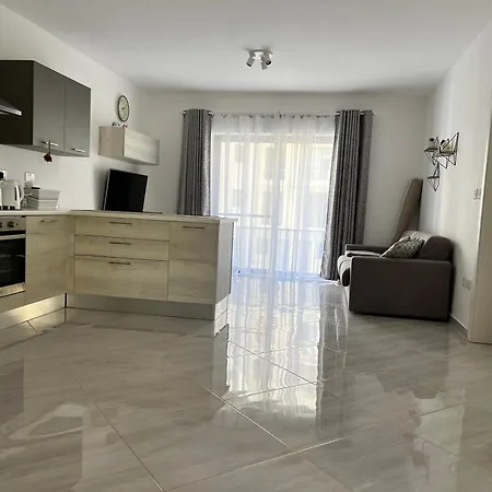 Amazing 2 Bed Gozo Apartment Ghajnsielem